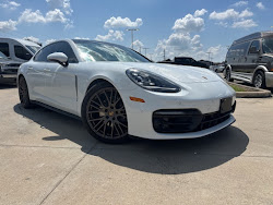 2023 Porsche Panamera Base